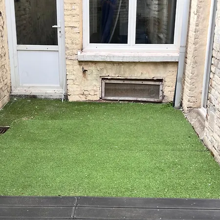 Appartement Joli Avec Cour Privee