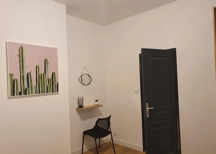 Joli Avec Cour Privee Appartement