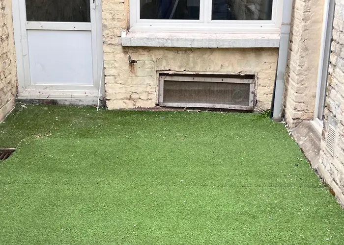 Appartement Joli Avec Cour Privee